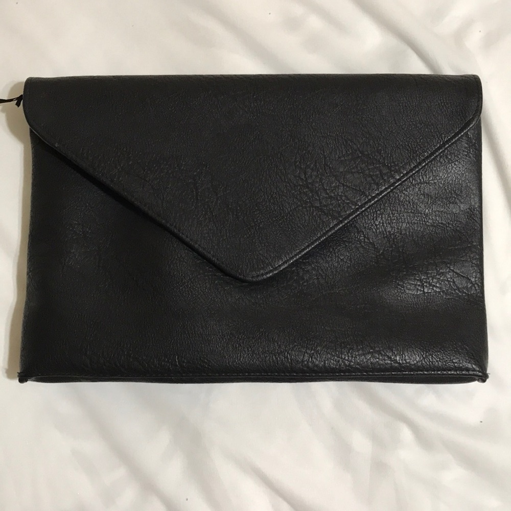 Black clutch